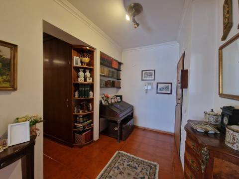 T3 com vistas desafogadas na Av. Aureliano Barrigas, Vila Real