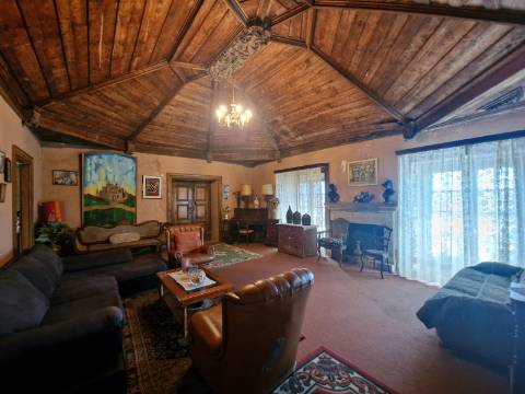 Quintinha Alto Douro Vinhateiro com Moradia Brasonada