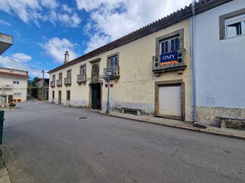 Quintinha Alto Douro Vinhateiro com Moradia Brasonada