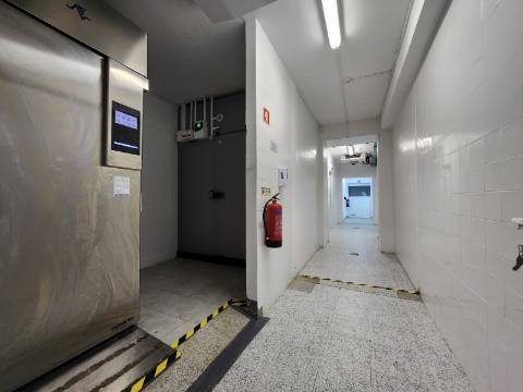 Trespasse de Fábrica Industrial de Pastelaria e Congelados de Carne