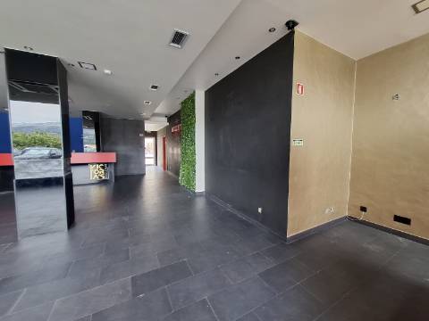 Espaço Comercial de 127 m2 na Nossa Senhora da Conceição
