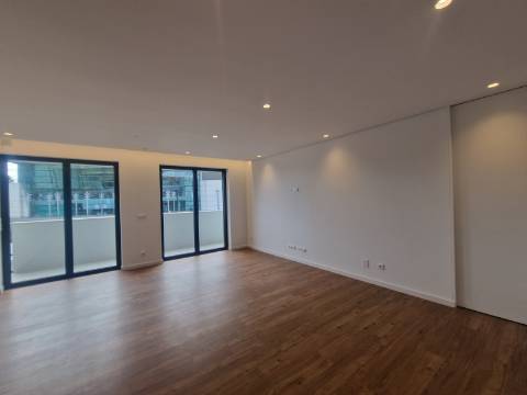 Apartamento T1 Novo Junto ao Trofa Saúde em Vila Real