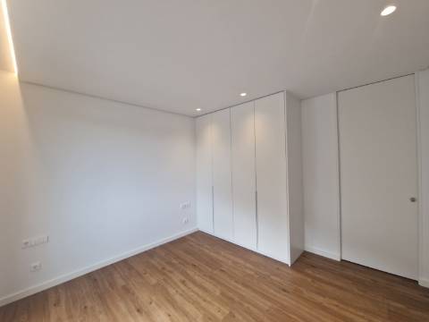Apartamento T1 Novo Junto ao Trofa Saúde em Vila Real