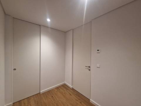 Apartamento T1 Novo Junto ao Trofa Saúde em Vila Real