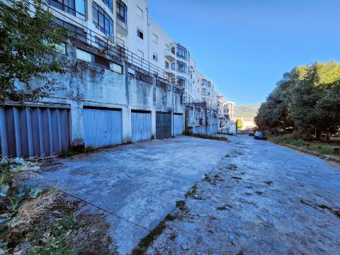 Garagem fechada com 22 m2 na Nª Sra. da Conceição em Vila Real