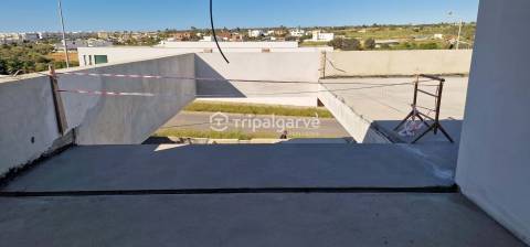 Luxuosa Moradia Moderna com Vista Panorâmica de Mar, 4 Suites, Perto da Praia de Porto de Mós, Lagos