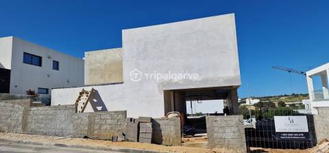 Luxuosa Moradia Moderna com Vista Panorâmica de Mar, 4 Suites, Perto da Praia de Porto de Mós, Lagos