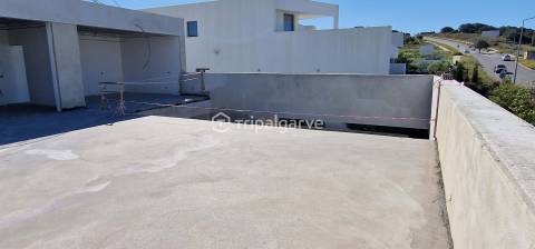 Luxuosa Moradia Moderna com Vista Panorâmica de Mar, 4 Suites, Perto da Praia de Porto de Mós, Lagos