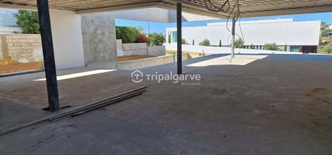 Luxuosa Moradia Moderna com Vista Panorâmica de Mar, 4 Suites, Perto da Praia de Porto de Mós, Lagos