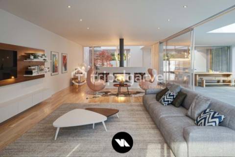 Luxuosa Moradia Moderna com Vista Panorâmica de Mar, 4 Suites, Perto da Praia de Porto de Mós, Lagos