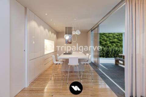 Luxuosa Moradia Moderna com Vista Panorâmica de Mar, 4 Suites, Perto da Praia de Porto de Mós, Lagos