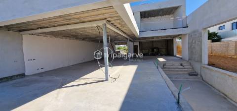 Luxuosa Moradia Moderna com Vista Panorâmica de Mar, 4 Suites, Perto da Praia de Porto de Mós, Lagos