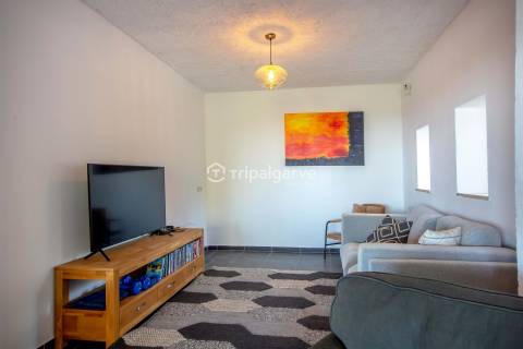 Moradia V6 inserida na natureza num terreno de 4160m2 com piscina em Paderne