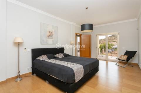 Moradia Isolada T4 Venda em Albufeira e Olhos de Água,Albufeira