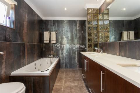 Moradia Isolada T4 Venda em Albufeira e Olhos de Água,Albufeira