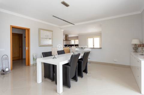 Moradia Isolada T4 Venda em Albufeira e Olhos de Água,Albufeira