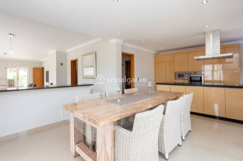 Moradia Isolada T4 Venda em Albufeira e Olhos de Água,Albufeira