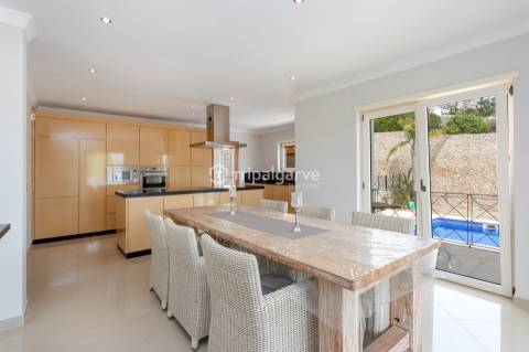 Moradia Isolada T4 Venda em Albufeira e Olhos de Água,Albufeira