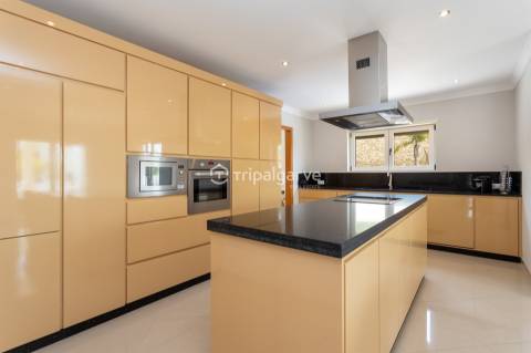 Moradia Isolada T4 Venda em Albufeira e Olhos de Água,Albufeira