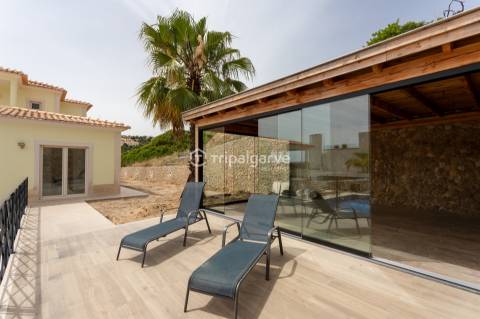 Moradia Isolada T4 Venda em Albufeira e Olhos de Água,Albufeira