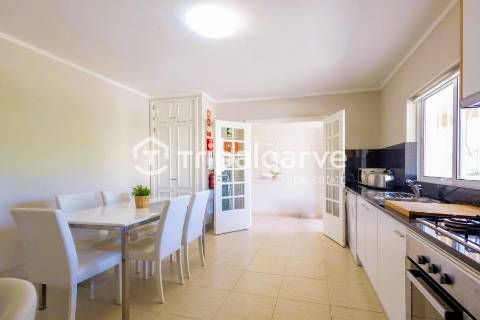 Apartamento T2 localizado numa zona central de Vilamoura