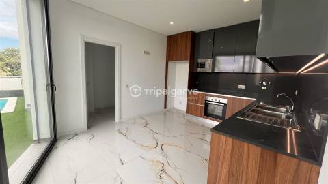 Moradia em Banda T4 Venda em Albufeira e Olhos de Água,Albufeira