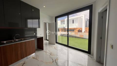 Moradia em Banda T4 Venda em Albufeira e Olhos de Água,Albufeira