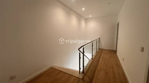 Moradia em Banda T4 Venda em Albufeira e Olhos de Água,Albufeira