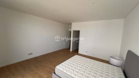 Moradia em Banda T4 Venda em Albufeira e Olhos de Água,Albufeira