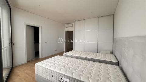 Moradia em Banda T4 Venda em Albufeira e Olhos de Água,Albufeira