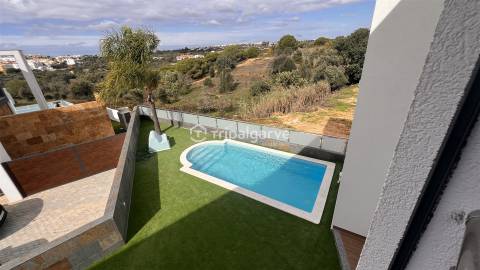 Moradia em Banda T4 Venda em Albufeira e Olhos de Água,Albufeira