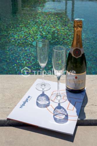 Luxo e Conforto nesta sofisticada moradia T4 em Albufeira com piscina e vista mar