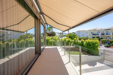 Moradia T4 Moderna com Piscina e Belos Jardins em Quinta do Lago