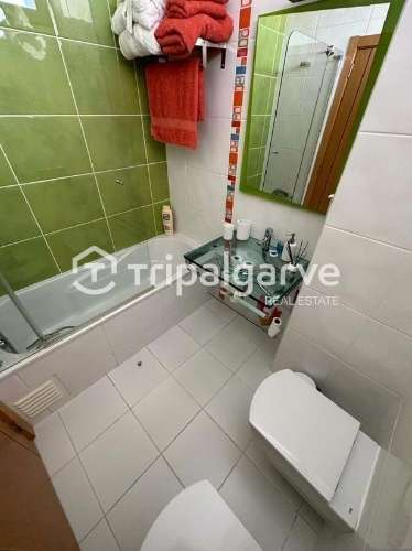 Moradia Germinada V3+2 em Vilamoura, com garagem e piscina.