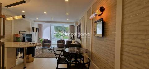 Apartamento convertido T1+1 no rés do chão em Vale do Lobo a Venda