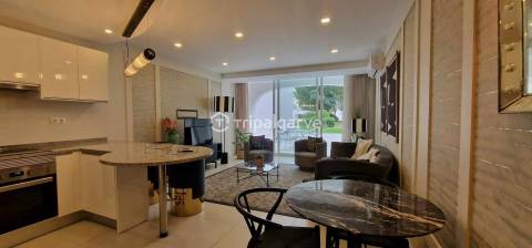 Apartamento convertido T1+1 no rés do chão em Vale do Lobo a Venda