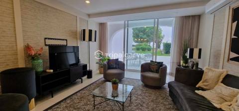 Apartamento convertido T1+1 no rés do chão em Vale do Lobo a Venda