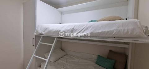 Apartamento convertido T1+1 no rés do chão em Vale do Lobo a Venda