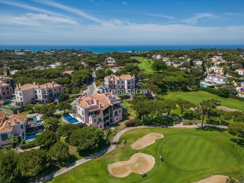 Moradia moderna  com piscina  no  campo do  Vale Do Lobo Royal Golf