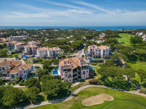 Moradia moderna  com piscina  no  campo do  Vale Do Lobo Royal Golf