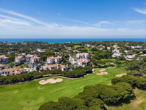 Moradia moderna  com piscina  no  campo do  Vale Do Lobo Royal Golf