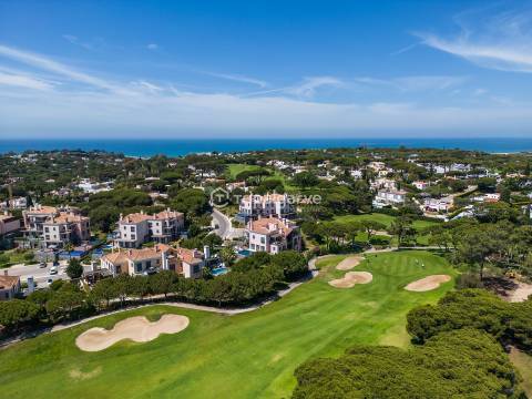 Moradia moderna  com piscina  no  campo do  Vale Do Lobo Royal Golf