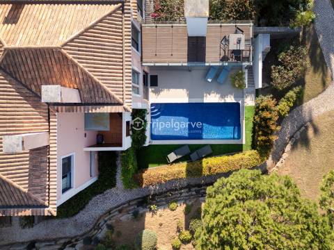 Moradia moderna  com piscina  no  campo do  Vale Do Lobo Royal Golf