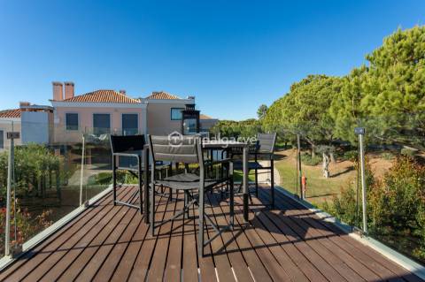 Moradia moderna  com piscina  no  campo do  Vale Do Lobo Royal Golf