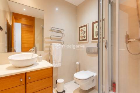 Moradia moderna  com piscina  no  campo do  Vale Do Lobo Royal Golf