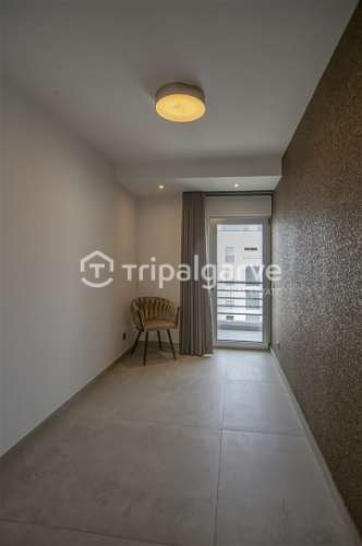 Luxuosa Penthouse T3+1 no último piso em Portimão com vista para a Marina e jacuzzi privado