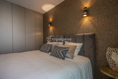 Luxuosa Penthouse T3+1 no último piso em Portimão com vista para a Marina e jacuzzi privado