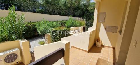 Moradia V2+1 em condomínio privativo na Vila Sol