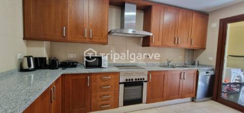 Moradia V2+1 em condomínio privativo na Vila Sol