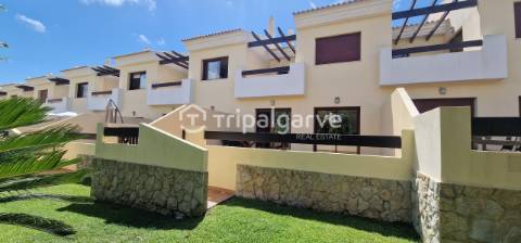 Moradia V2+1 em condomínio privativo na Vila Sol